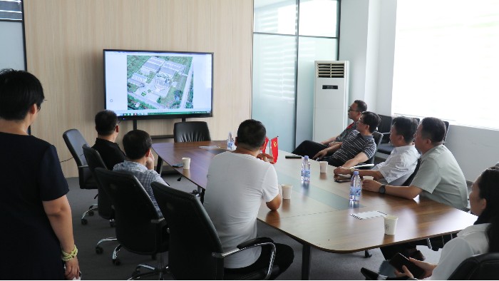 山東鋼鐵集團領導蒞臨百華鞋業調研指導